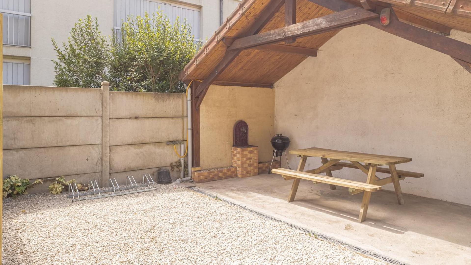 Bonappart 4 - Charme Napoleonien & Confort Troyes Bagian luar foto