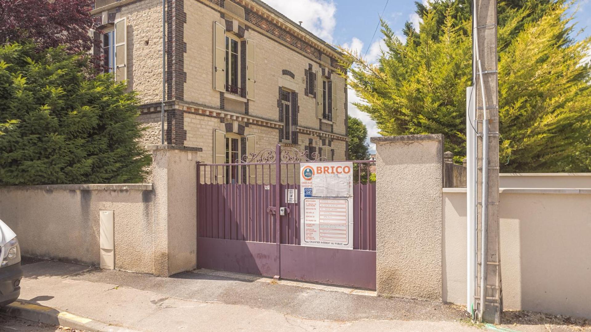 Bonappart 4 - Charme Napoleonien & Confort Troyes Bagian luar foto